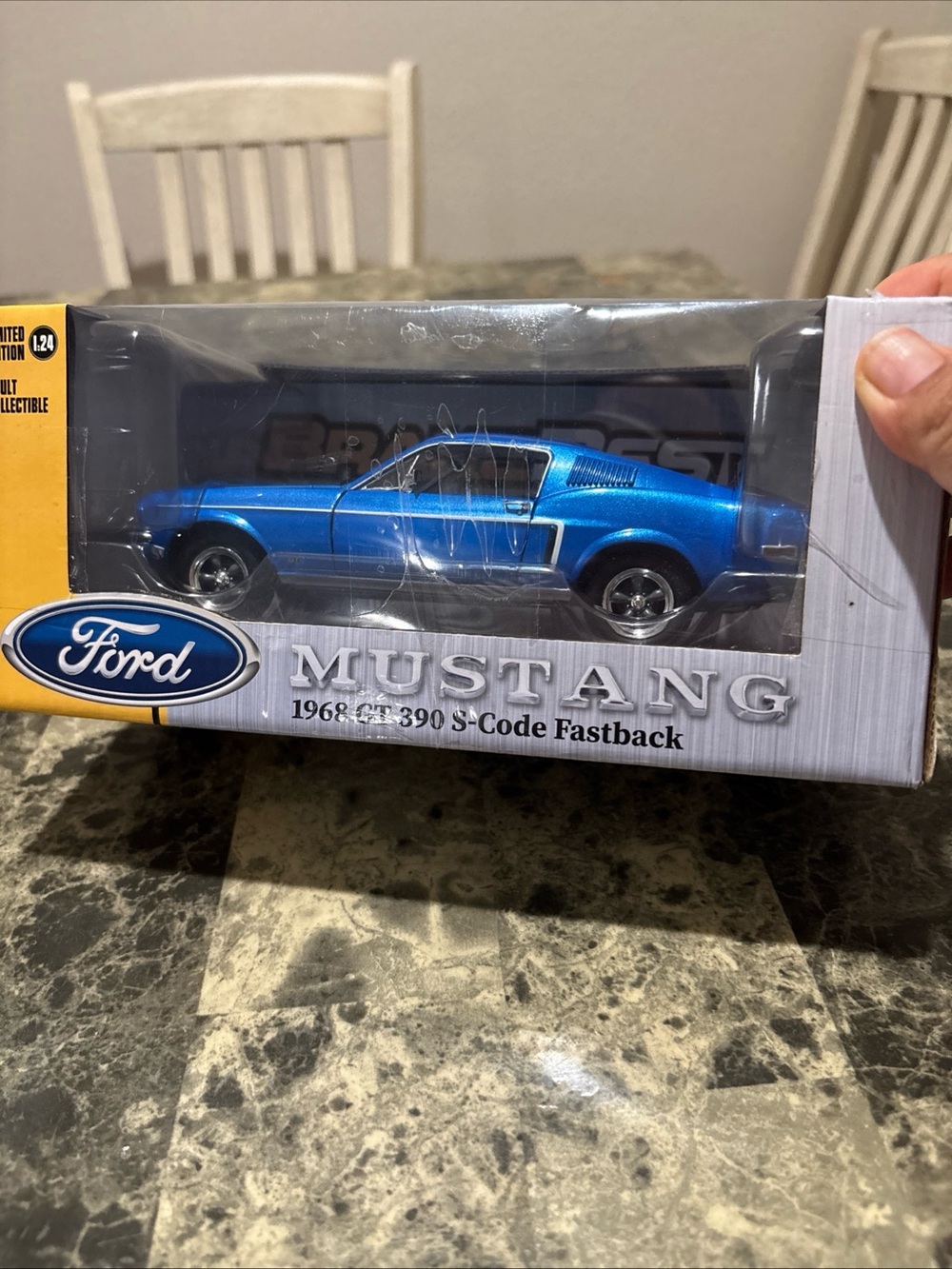 Greenlight 1:24 1968 Ford Mustang GT 390 S-Code Fastback Blue/Black LE